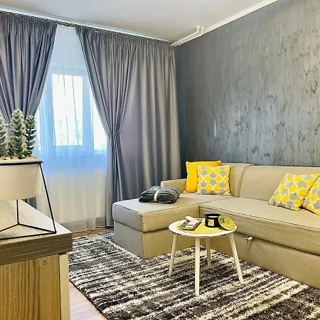Apartment S&s Studio At Ground Floor Town !!! Parcare La Locatie !! *