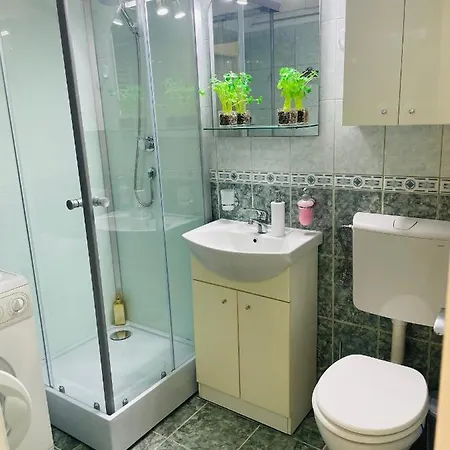 S&s Studio At Ground Floor Town !!! Parcare La Locatie !! Apartment *