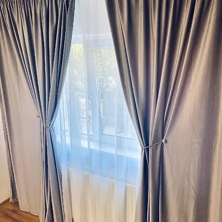 Apartment S&s Studio At Ground Floor Town !!! Parcare La Locatie !! *