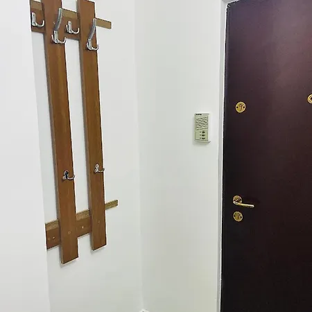 Apartment S&s Studio At Ground Floor Town !!! Parcare La Locatie !!