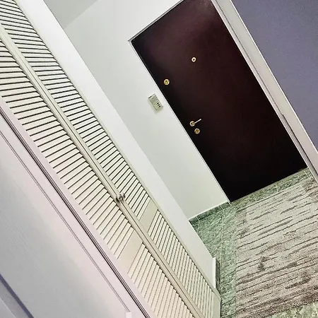 Apartment S&s Studio At Ground Floor Town !!! Parcare La Locatie !!